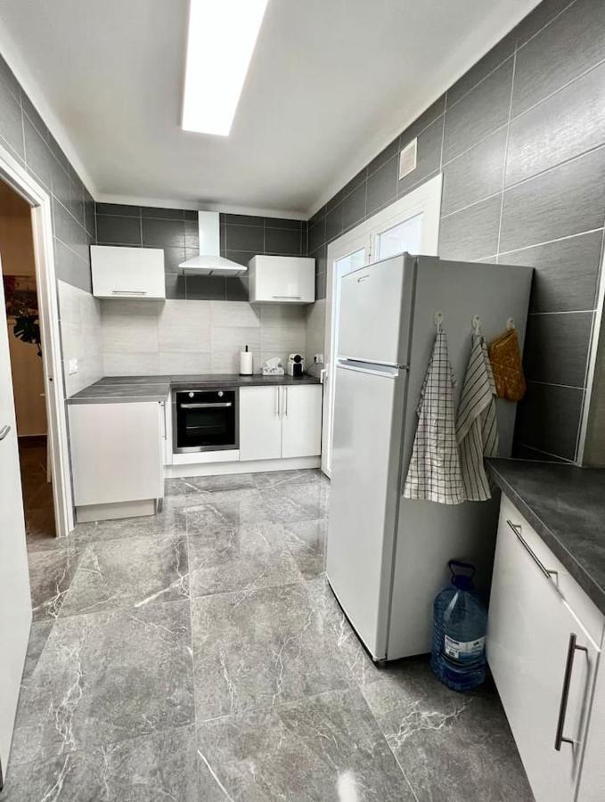 Amplio Apartamento Tranquilo Cerca De La Playa โรเซส ภายนอก รูปภาพ