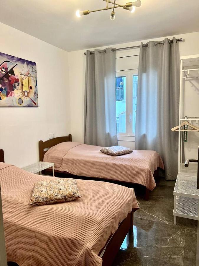 Amplio Apartamento Tranquilo Cerca De La Playa โรเซส ภายนอก รูปภาพ